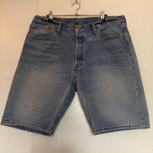 4/$30 🌈 Levi shorts!